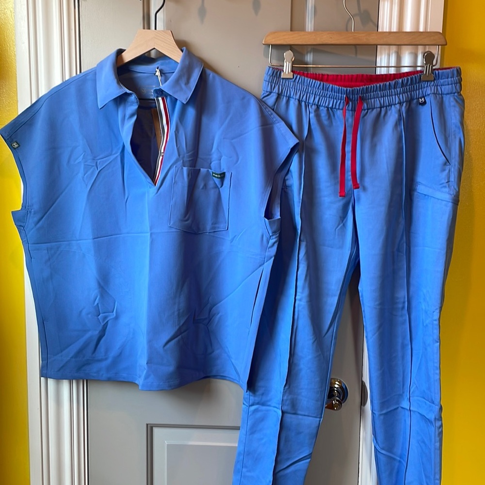 MEDICLO SCRUB SET NWT Size M